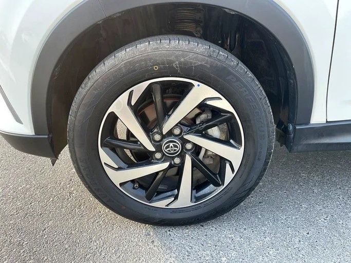 Подержанный Toyota Rush II, 1.5 л, 2023 в Дубае от Shalimar Белый цвет. GCC | AUTO.AE