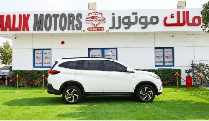 Подержанный Toyota Rush II, 1.5 л, 2022 в Дубае от MALIK MOTORS Белый цвет. Other | AUTO.AE | Объявление #243808