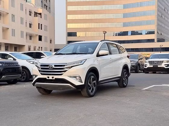مستعملة Toyota Rush ثانياً, 1.5 l, 2022 في في دبي من DEVA CARS، اللون أبيض. مواصفات الخليج | AUTO.AE | إعلان #245778