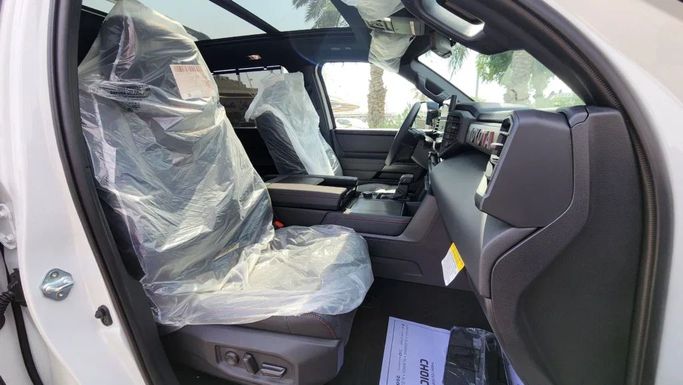 New Toyota Sequoia III, 3.4 l, 2024 in Dubai by Alwan Global Cars, White color. Other | AUTO.AE