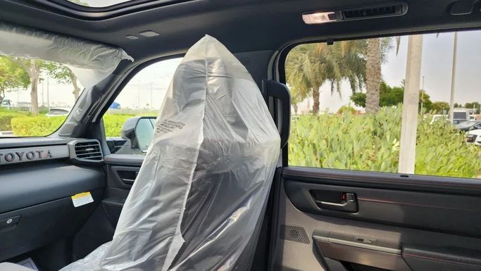 New Toyota Sequoia III, 3.4 l, 2024 in Dubai by Alwan Global Cars, White color. Other | AUTO.AE
