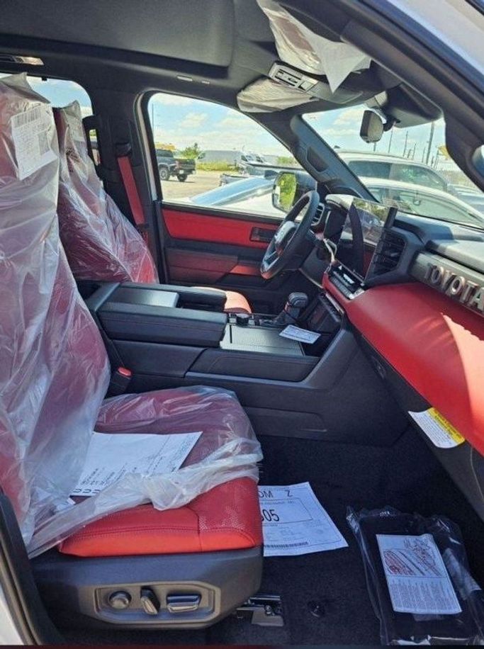 Новый Toyota Sequoia III, 3.4 л, 2024 в Дубае от Mohamed Hakim Motors Белый цвет. Other | AUTO.AE