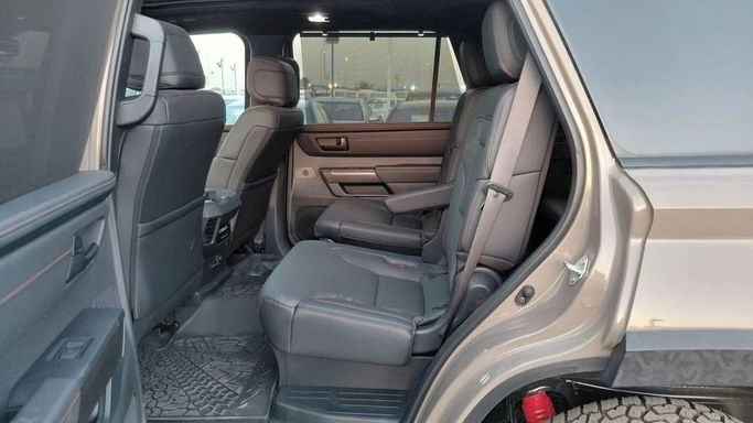 Новый Toyota Sequoia III, 3.4 л, 2025 в Дубае от World Center Motors FZE Коричневый цвет. Американская | AUTO.AE