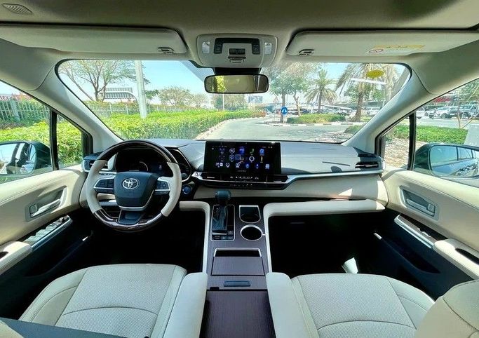 Новый Toyota Sienna IV, 2.5 л, 2024 в Дубае от 66 Motors Черный цвет. Other | AUTO.AE