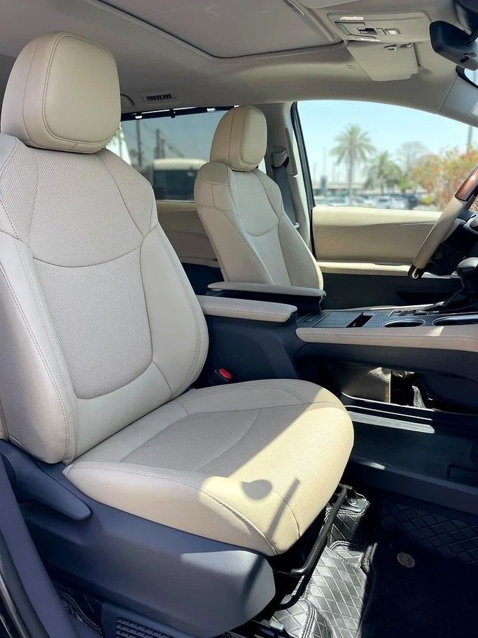 Новый Toyota Sienna IV, 2.5 л, 2024 в Дубае от 66 Motors Черный цвет. Other | AUTO.AE