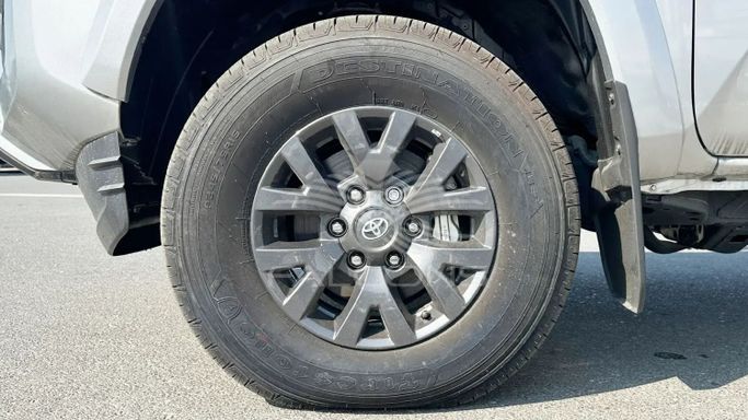 Новый Toyota Tacoma III, 3.5 л, 2022 в Дубае от Falcons GT Motors FZCO Серебристый цвет. Other | AUTO.AE