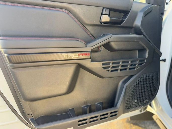 Новый Toyota Tacoma IV, 2.4 л, 2025 в Дубае от World Center Motors FZE Белый цвет. Канадская | AUTO.AE