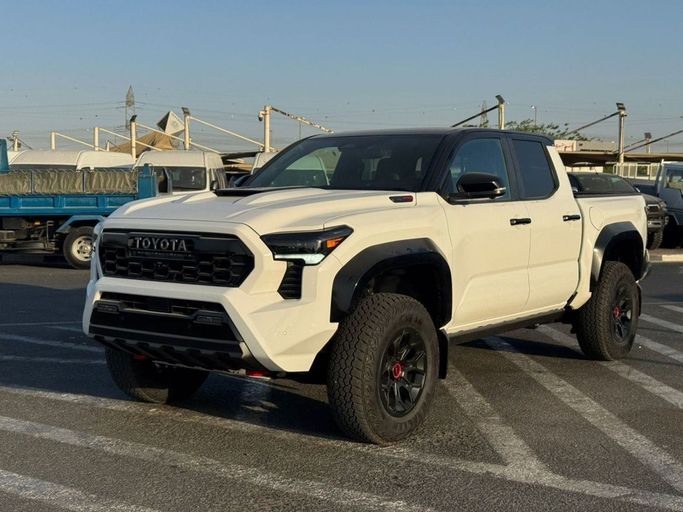 جديدة Toyota Tacoma رابعاً, 2.4 l, 2026 في في دبي من World Center Motors FZE، اللون أبيض. المواصفات الكندية | AUTO.AE | إعلان #267676