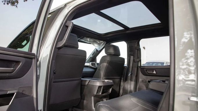 Новый Toyota Tundra III, 3.4 л, 2025 в Дубае от Dresden Motors Зеленый цвет. Канадская | AUTO.AE
