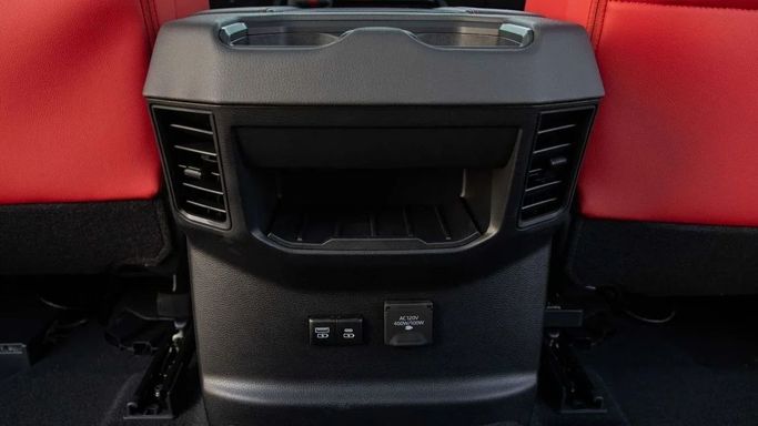 Новый Toyota Tundra III, 3.4 л, 2025 в Дубае от Dresden Motors Белый цвет. Канадская | AUTO.AE