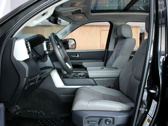 Подержанный Toyota Tundra III, 3.4 л, 2023 в Дубае от Hot Wheel Used Motors Черный цвет. Other | AUTO.AE