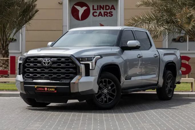 Подержанный Toyota Tundra III, 3.4 л, 2023 в Дубае от Linda Cars Серебристый цвет. Американская | AUTO.AE | Объявление #267118