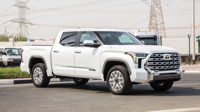 جديدة ⁦Toyota Tundra ثالثاً، 3.4 l، 2026⁩ في في الإمارات, دبي من Dresden Motors، اللون أبيض. المواصفات الكندية | AUTO.AE | إعلان #286209