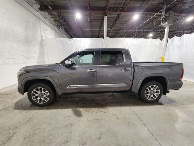 جديدة ⁦Toyota Tundra ثالثاً، 3.4 l، 2026⁩ في في الإمارات, دبي من Dresden Motors، اللون رمادي. المواصفات الكندية | AUTO.AE | إعلان #286235