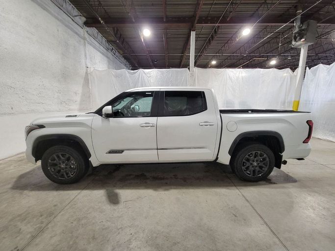 جديدة ⁦Toyota Tundra ثالثاً، 3.4 l، 2026⁩ في في الإمارات, دبي من Dresden Motors، اللون أبيض. المواصفات الكندية | AUTO.AE | إعلان #286236