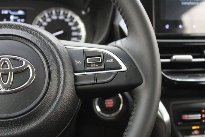 Новый Toyota Urban Cruiser III, 1.5 л, 2023 в Дубае от Mohamed Hakim Motors Белый цвет. GCC | AUTO.AE