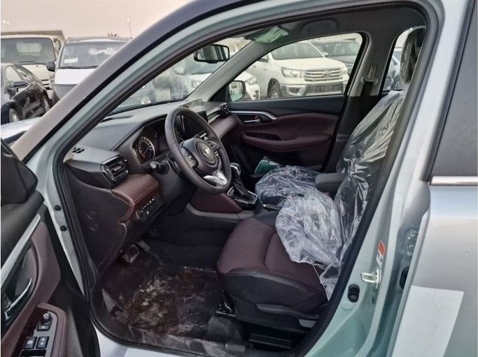 Новый Toyota Urban Cruiser III, 1.5 л, 2024 в Дубае от Mohamed Hakim Motors Серебристый цвет. GCC | AUTO.AE