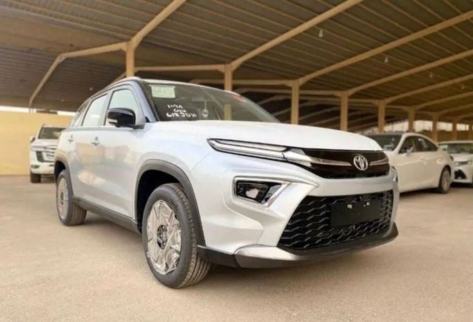 Новый Toyota Urban Cruiser III, 1.5 л, 2023 в Дубае от Mohamed Hakim Motors Белый цвет. GCC | AUTO.AE