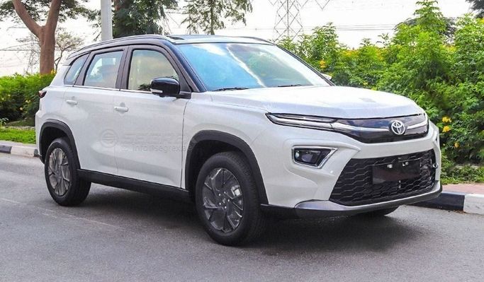 Новый Toyota Urban Cruiser III, 1.5 л, 2025 в Дубае от Segrex Auto Белый цвет. GCC | AUTO.AE