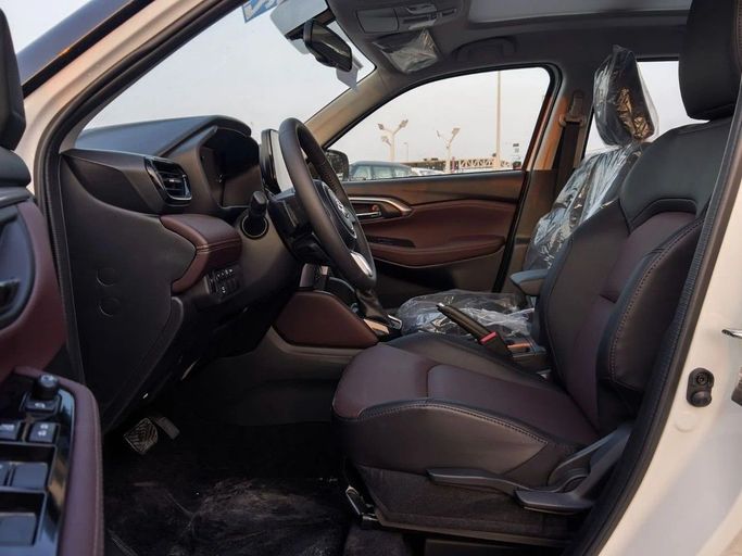 Новый Toyota Urban Cruiser III, 1.5 л, 2025 в Дубае от Al Rawnaq Motors  Белый цвет. GCC | AUTO.AE