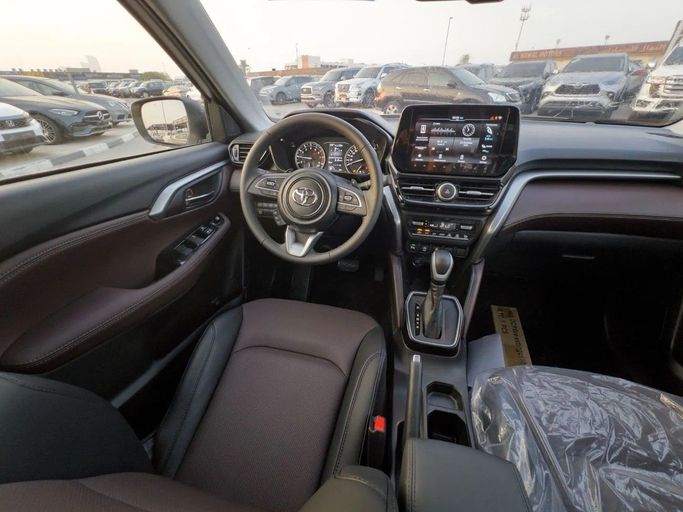 Новый Toyota Urban Cruiser III, 1.5 л, 2025 в Дубае от Al Rawnaq Motors  Белый цвет. GCC | AUTO.AE