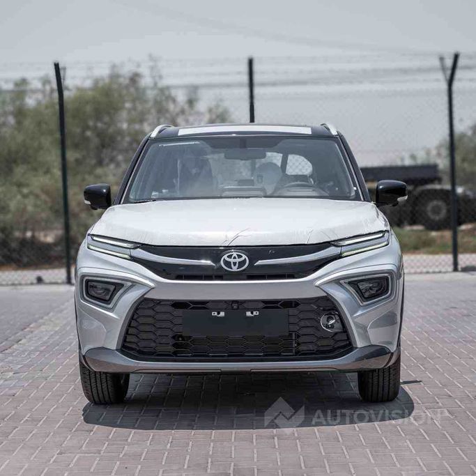 Новый Toyota Urban Cruiser III, 1.5 л, 2025 в Дубае от Auto Vision LLC Серебристый цвет.  | AUTO.AE