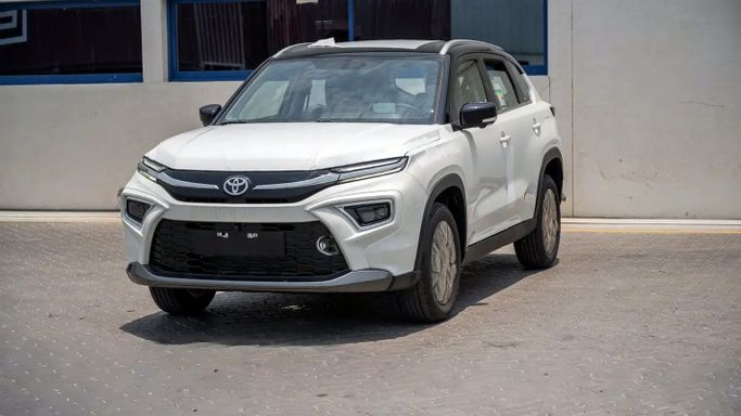 جديدة ⁦Toyota Urban Cruiser ثالثاً، 1.5 l، 2026⁩ في في الإمارات, دبي من Verified Hub Used Automobile Trading LLC، اللون أبيض. مواصفات الخليج | AUTO.AE | إعلان #281263