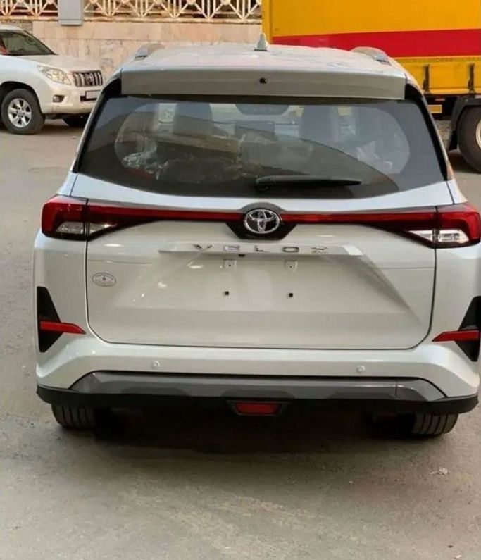 Новый Toyota Veloz, 1.5 л, 2024 в Дубае от Mohamed Hakim Motors Белый цвет. GCC | AUTO.AE