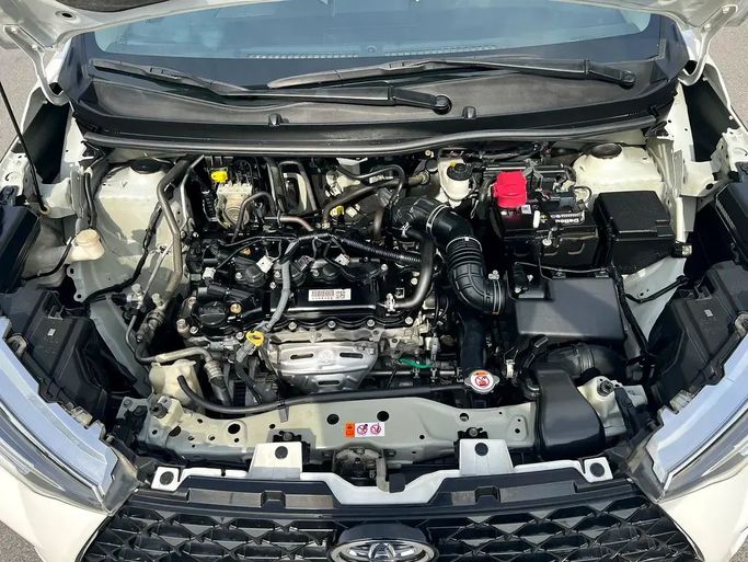 Подержанный Toyota Veloz, 1.5 л, 2024 в Дубае от First Choice Motors Белый цвет. GCC | AUTO.AE