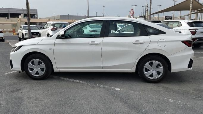 Used Toyota Yaris XP150 Facelift, 1.5 l, 2023 in Dubai by Cariva Used Cars , White color. GCC Specs | AUTO.AE