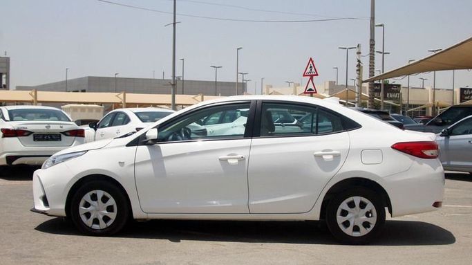 Used Toyota Yaris XP150 Facelift, 1.5 l, 2022 in Dubai by Cariva Used Cars , White color. GCC Specs | AUTO.AE