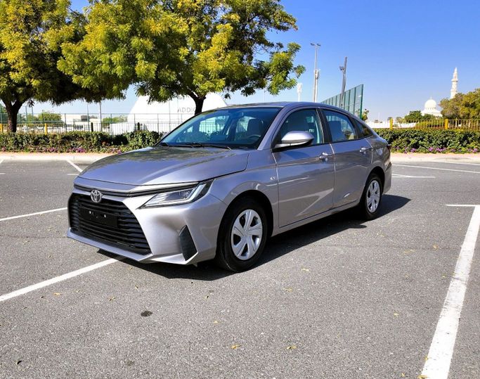 مستعملة Toyota Yaris رابعاً, 1.5 l, 2023 في في دبي من Tamilan Specialized Vehicles Trading LLC، اللون فضي.  | AUTO.AE