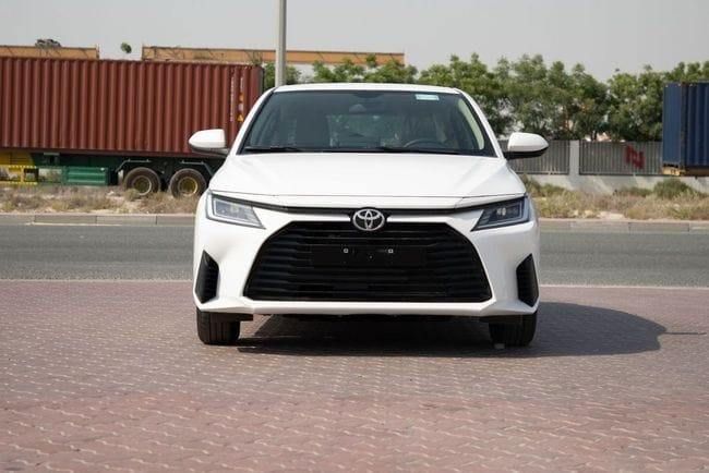 مستعملة Toyota Yaris فيس ليفت IV, 1.5 l, 2024 في في دبي، اللون أبيض. مواصفات الخليج | AUTO.AE