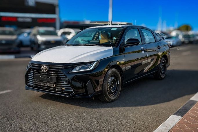 Новый Toyota Yaris IV (AC100), 1.5 л, 2026 в ОАЭ, Дубай от Hussein Ghulam Motors FZCO Черный цвет. GCC | AUTO.AE | Объявление #278389