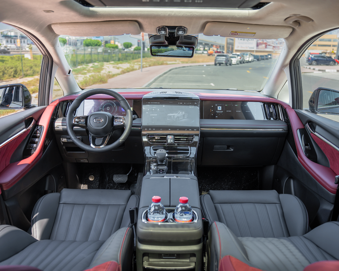 Trumpchi (GAC) E9 I, 2023 минивэн  класса в Дубае от One by One Car Rental - Angelyn черный цвет | AUTO.AE