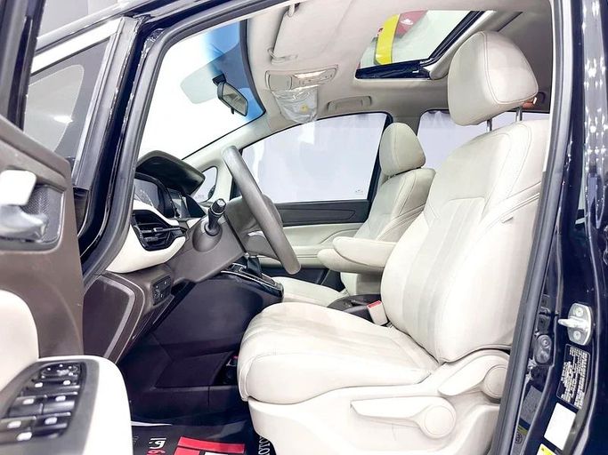 Подержанный Trumpchi (GAC) GM6 (GN6), 1.5 л, 2023 в Дубае от F1 Motors Черный цвет. GCC | AUTO.AE