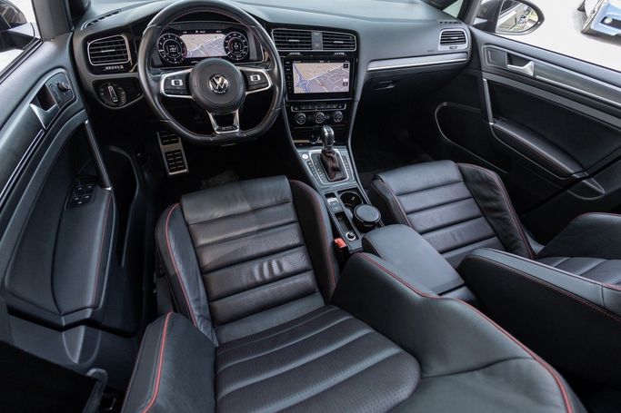 Подержанный Volkswagen Golf GTI VII Рестайлинг, 2.0 л, 2019 в Дубае от Linda Cars Серый цвет. GCC | AUTO.AE