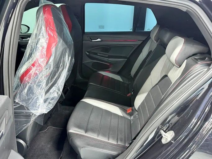 Подержанный Volkswagen Golf GTI GTI Clubsport VIII, 2.0 л, 2022 в Дубае от F1 Motors Черный цвет. GCC | AUTO.AE