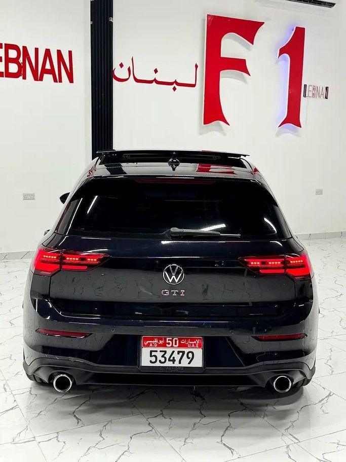 Подержанный Volkswagen Golf GTI GTI Clubsport VIII, 2.0 л, 2022 в Дубае от F1 Motors Черный цвет. GCC | AUTO.AE