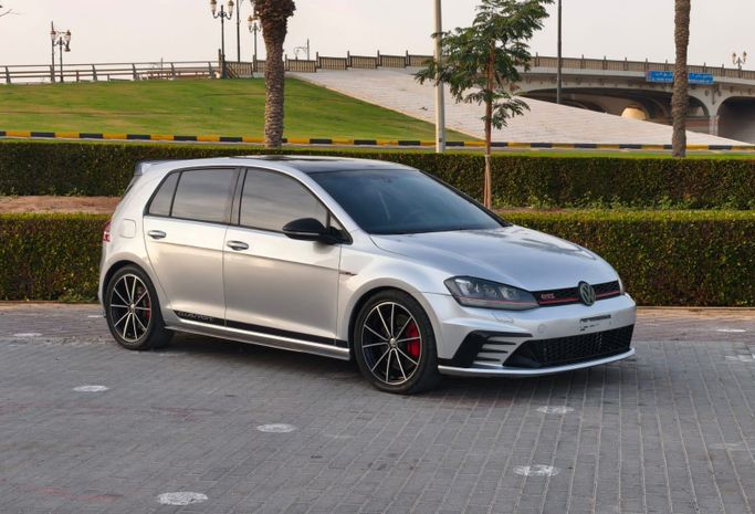 Подержанный Volkswagen Golf GTI GTI Clubsport VII, 2.0 л, 2016 в Дубае Серый цвет. GCC | AUTO.AE