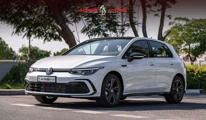 Новый Volkswagen Golf R VIII Рестайлинг, 2.0 л, 2024 в Дубае от Altass Motors Белый цвет. Other | AUTO.AE