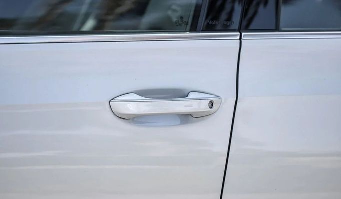 Новый Volkswagen Golf R VIII Рестайлинг, 2.0 л, 2024 в Дубае от Altass Motors Белый цвет. Other | AUTO.AE