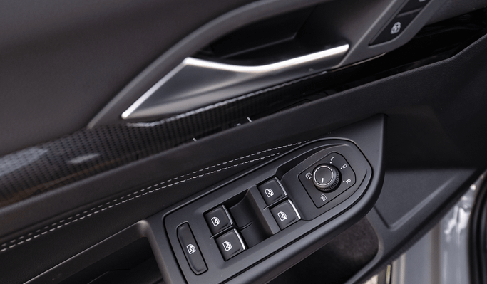 Новый Volkswagen Golf R VIII, 2.0 л, 2024 в Дубае от Altass Motors Белый цвет. Other | AUTO.AE