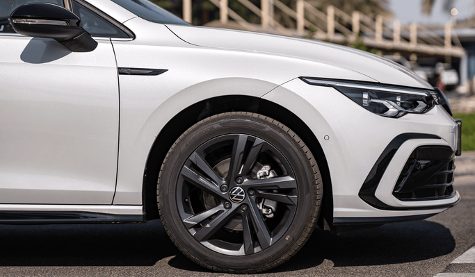 Новый Volkswagen Golf R VIII, 2.0 л, 2024 в Дубае от Altass Motors Белый цвет. Other | AUTO.AE