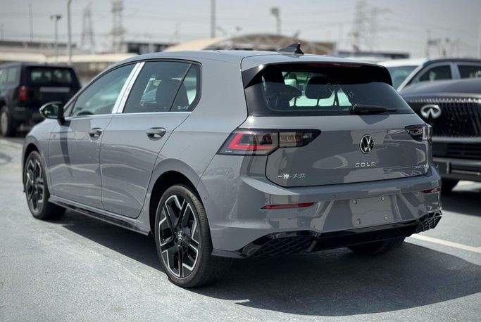 Новый Volkswagen Golf R VIII Рестайлинг, 2.0 л, 2024 в Дубае от Titanum Cars Серый цвет. Other | AUTO.AE