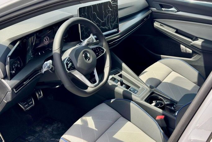 Новый Volkswagen Golf R VIII Рестайлинг, 2.0 л, 2024 в Дубае от Titanum Cars Серый цвет. Other | AUTO.AE