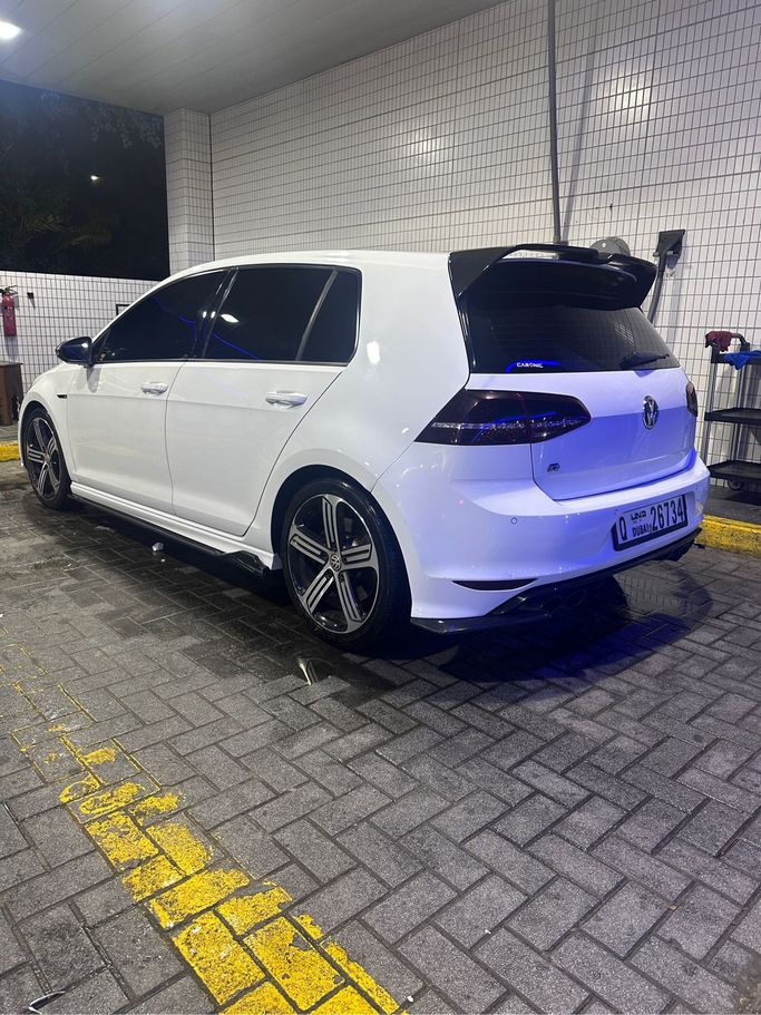 Used Volkswagen Golf R VII, 2.0 l, 2015 in Dubai, White color. GCC Specs | AUTO.AE