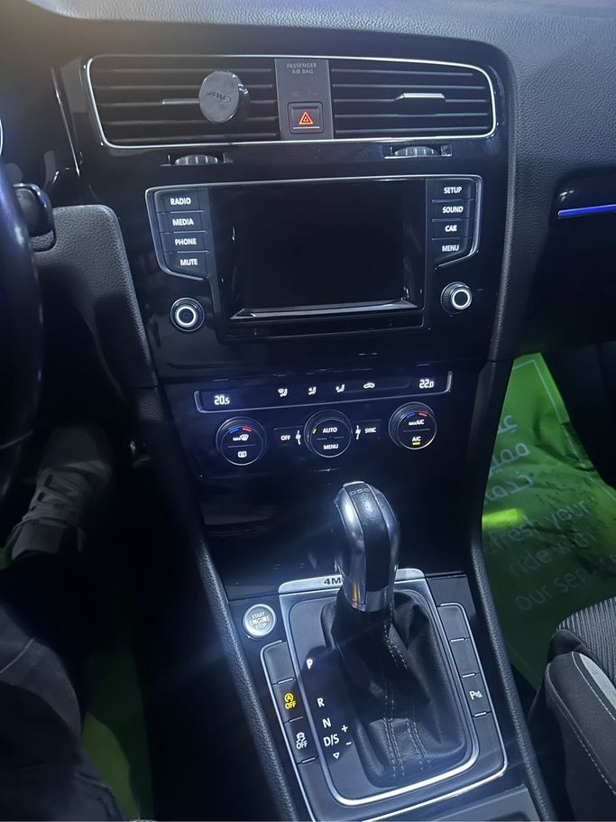 Used Volkswagen Golf R VII, 2.0 l, 2015 in Dubai, White color. GCC Specs | AUTO.AE