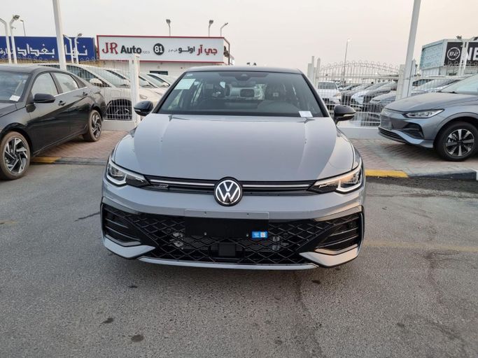 Новый Volkswagen Golf VIII Рестайлинг, 1.5 л, 2025 в Дубае от GR Auto Серый цвет. Китайская | AUTO.AE