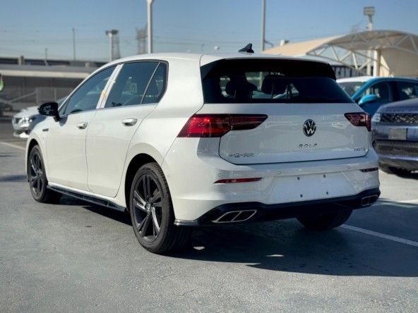 Новый Volkswagen Golf VIII, 1.4 л, 2024 в Дубае от Titanum Cars Белый цвет. Other | AUTO.AE